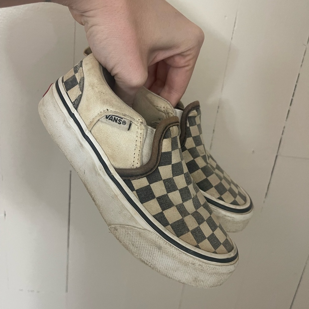 Vans - Picture 2 of 4